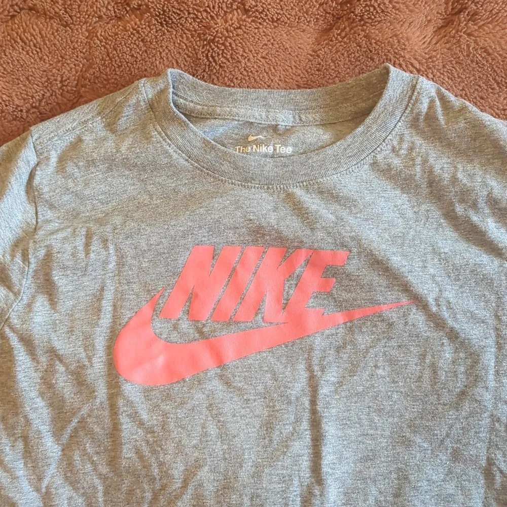 Tee - Picture 2 of 3